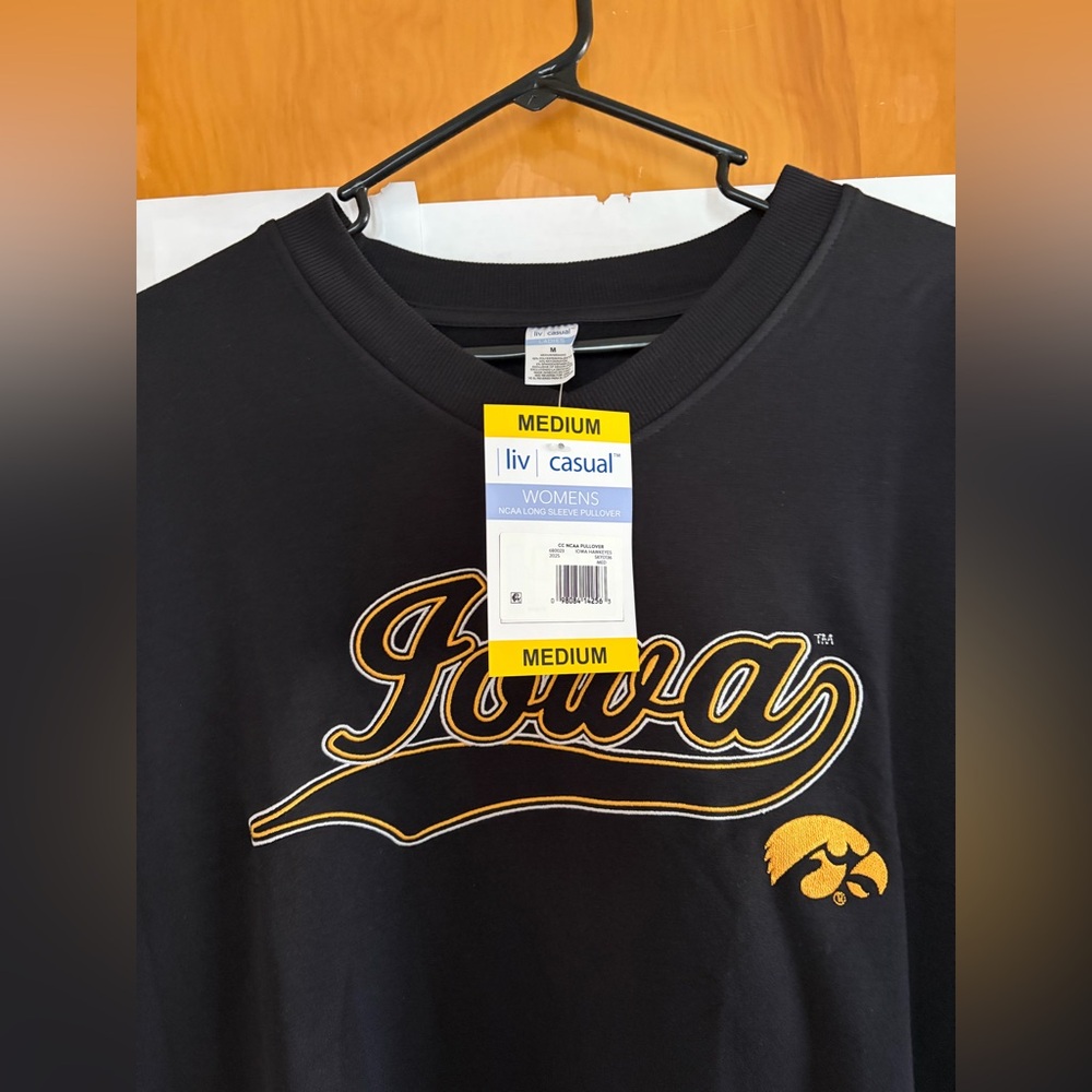 Women's Iowa Hawkeyes  Black Long Sleeve Pullover - Medium